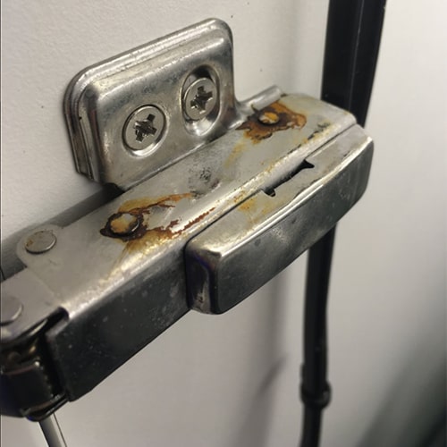 معرفی لولاهایی که در مقابل زنگ زدگی مقاومت بالایی دارند.